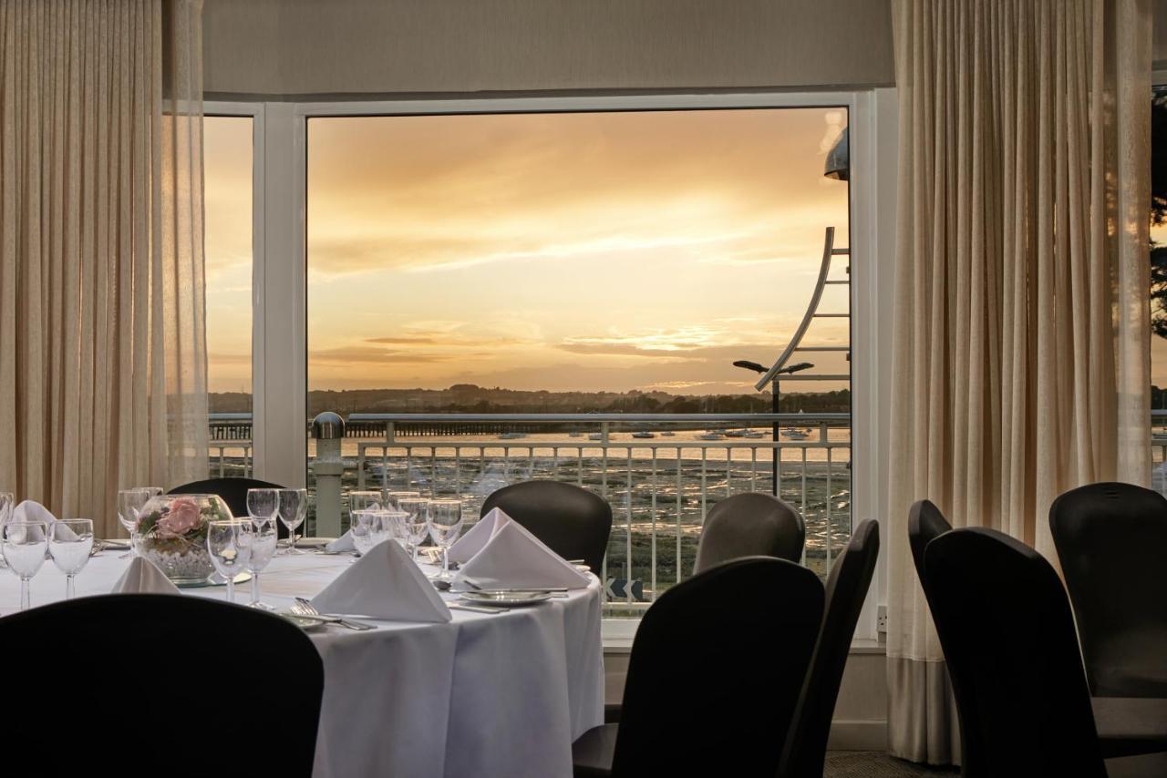 Langstone Quays Resort, Portsmouth Havant Bagian luar foto