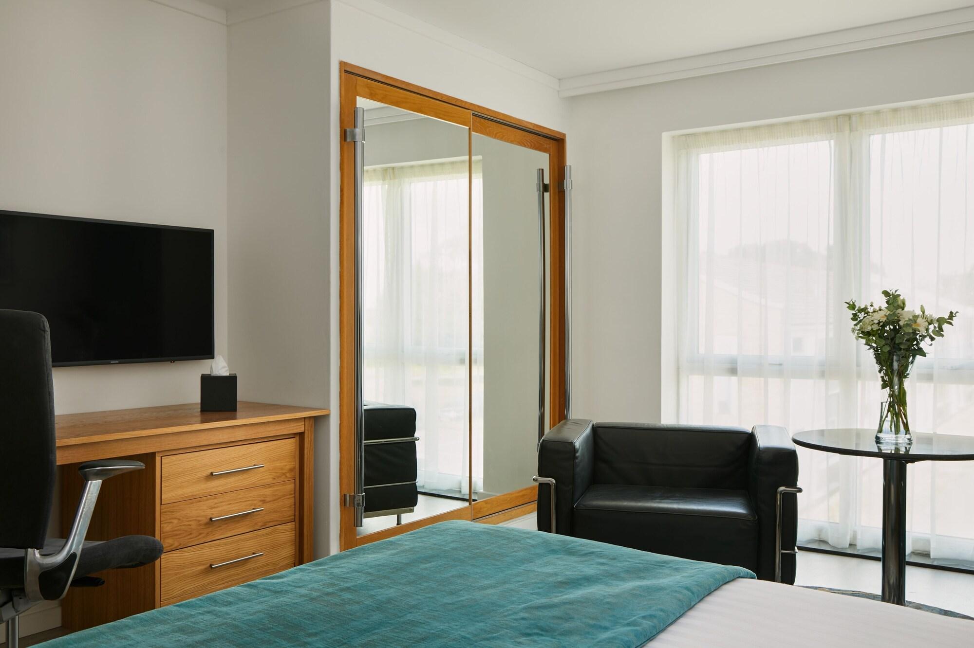 Langstone Quays Resort, Portsmouth Havant Bagian luar foto