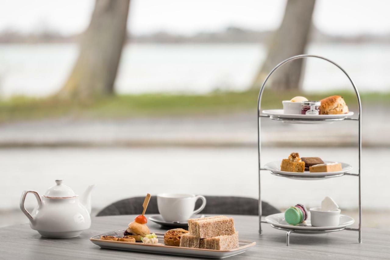 Langstone Quays Resort, Portsmouth Havant Bagian luar foto